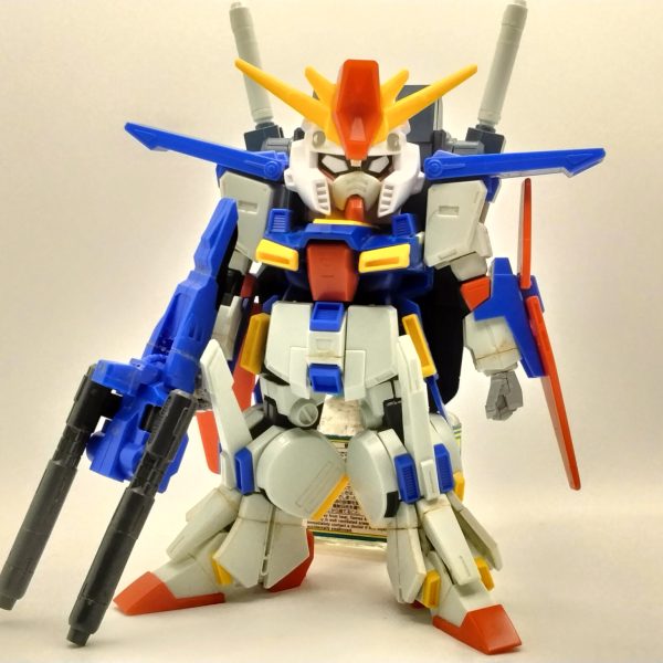 超～〜〜久々にZZを弄りました。前回投稿時からガラッとプロポーションが変わってますが、細かい事は割愛します💦各形態へ変形・合体可能。フルアーマー状態にもなります。 （2枚目）