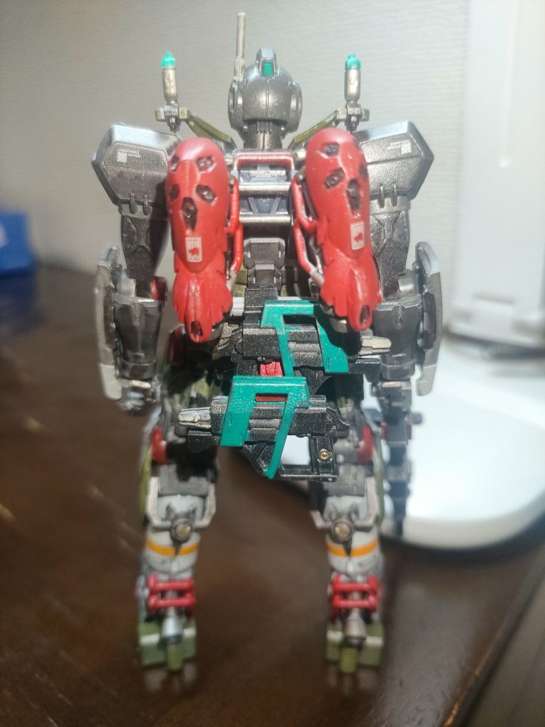 エメラルドグリーンを差し色で