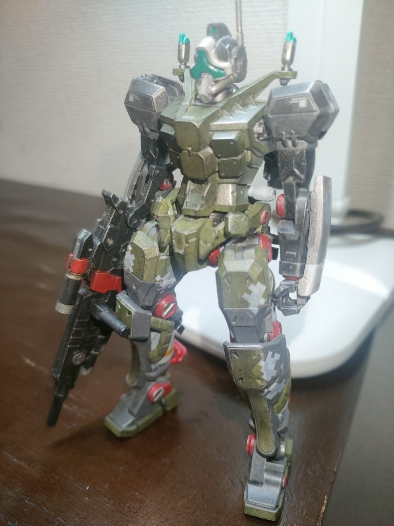 狙撃用長距離ビームライフルを装備