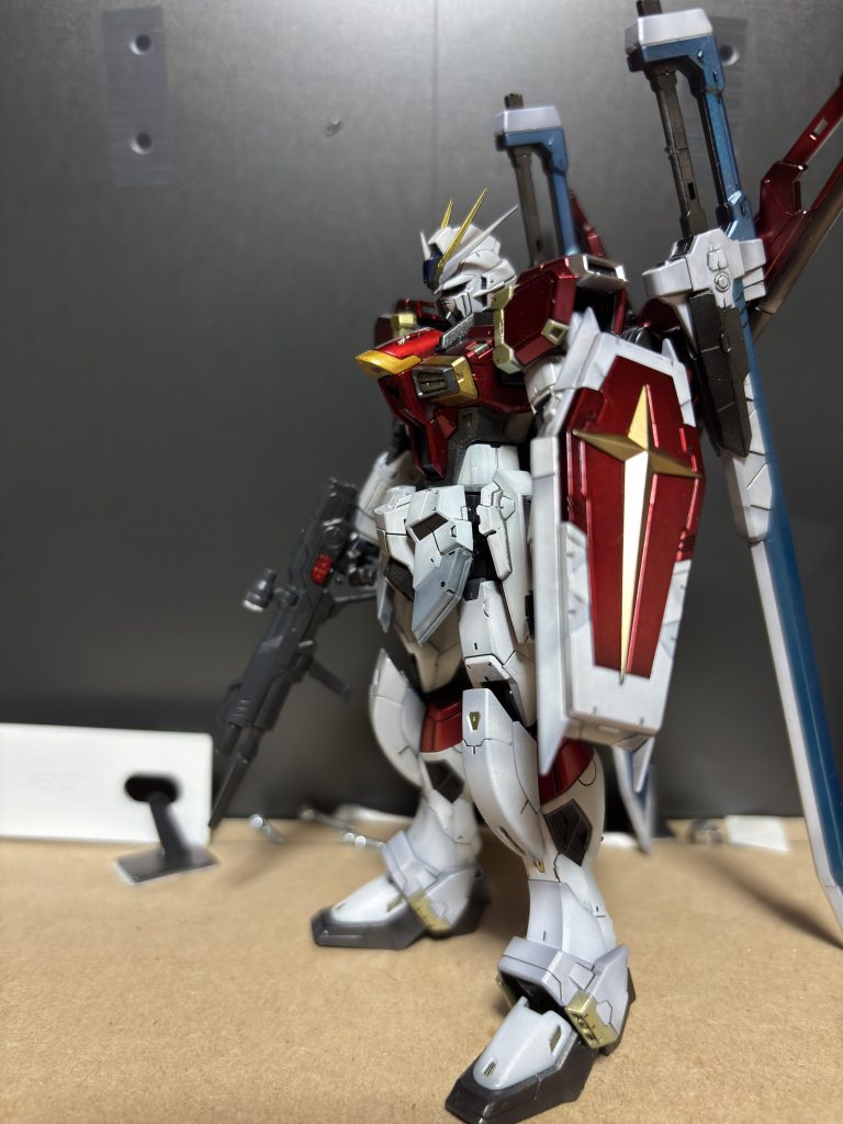 カラーリングはどうしようと迷いましたが、この細かさゆえに逆に労力を要する塗装をしたら満足度高いのではと、キャンディ+メタル塗装で行くことにしました。