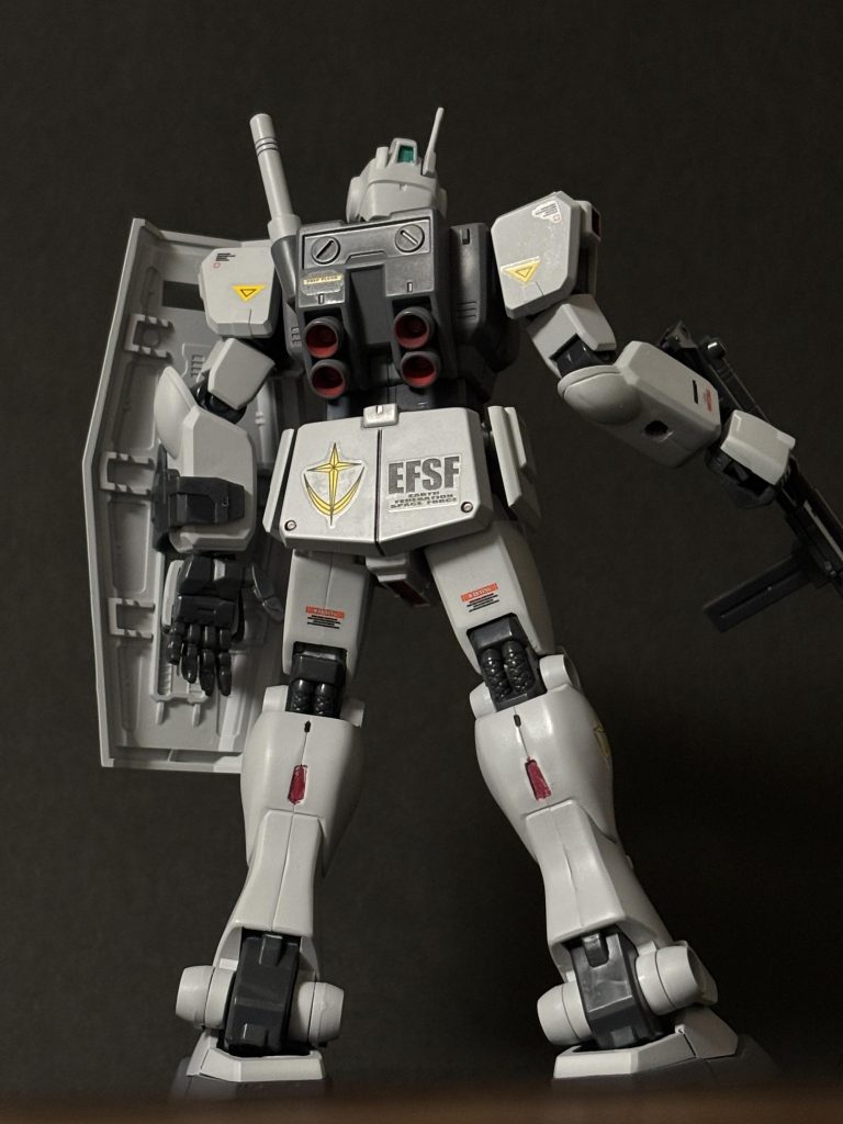 バックショットです。バーニア内部はディスペイのレッドで塗装しています。