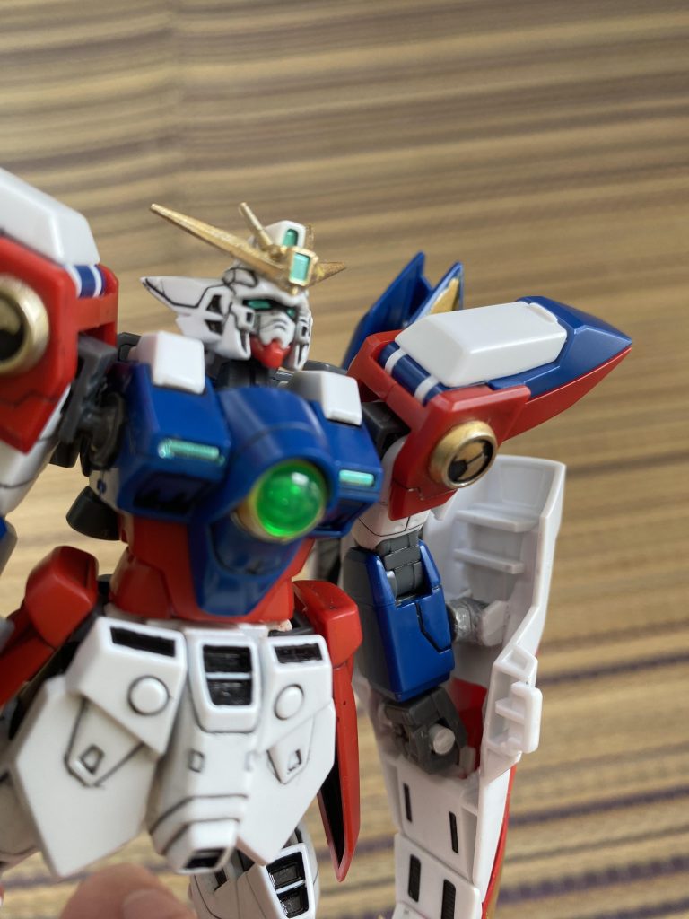 変更点その2シールドの接続部と接続位置の変更を行いました。アニメ24話辺りを見るとこんなカンジだったり。