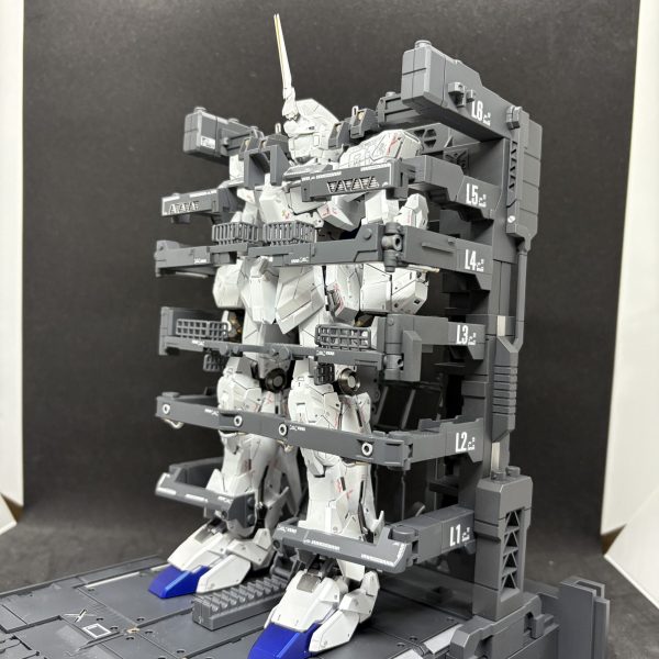 MGEX ユニコーンガンダム　スジ彫り　マッドパール塗装