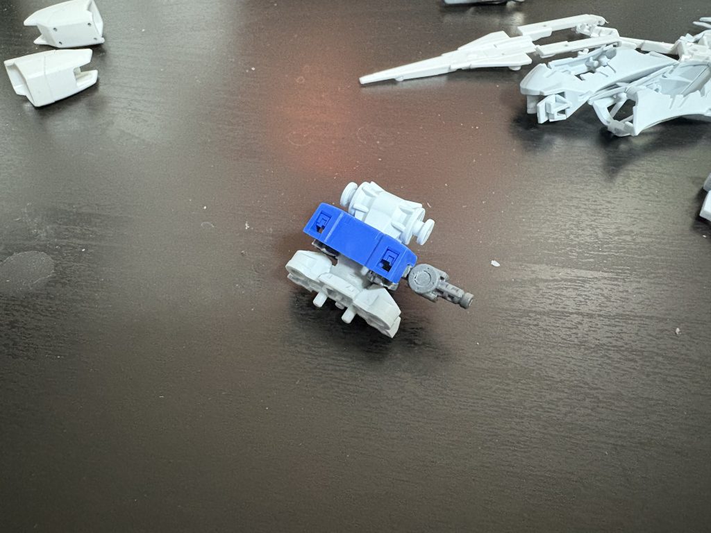 クアンタの武装は結構無理やりつけました笑ジークアクスのバックパックにクアンタのバックパックを接着しました笑