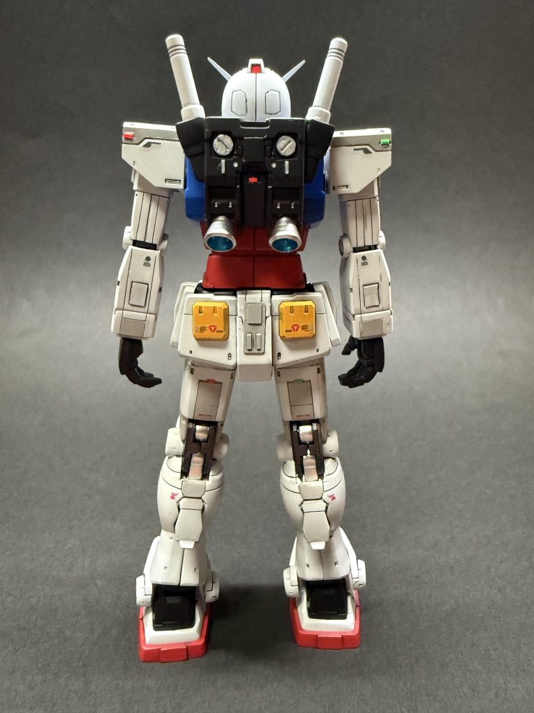 　背面　ランドセルの素材が柔くて加工がチョット大変だったです。