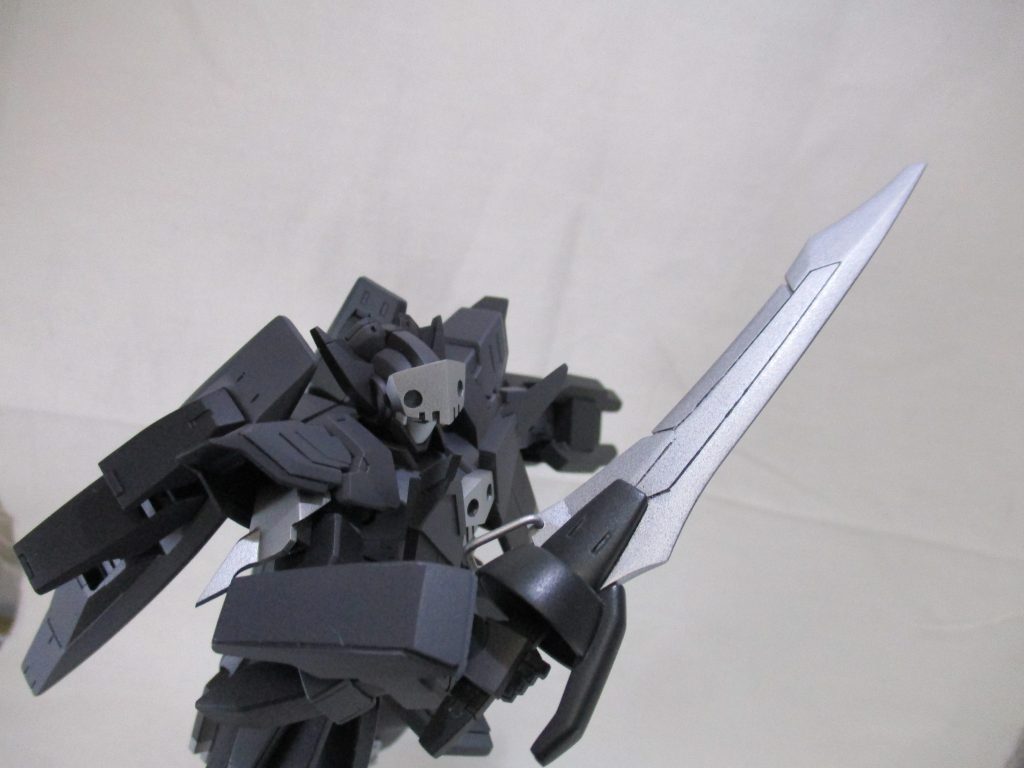 高出力ヒートソード。原型機から引き継いだ主力格闘兵装。