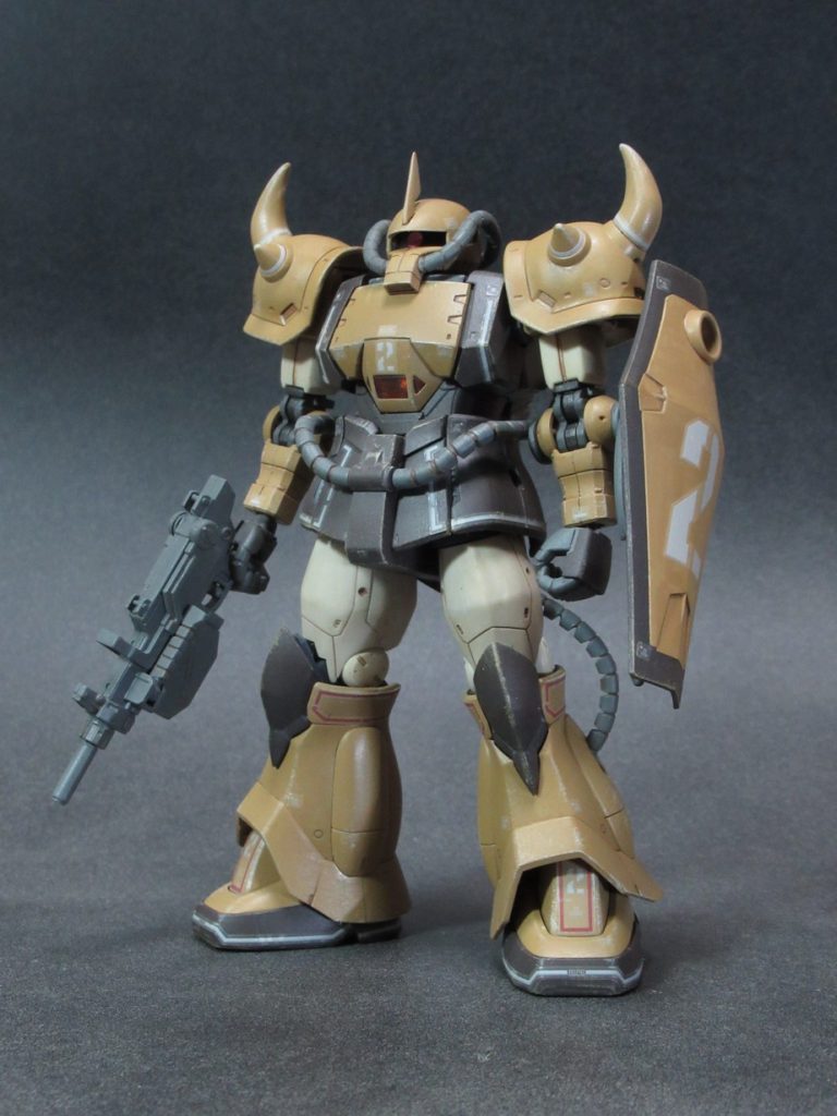 胸部、ももがふとましい。