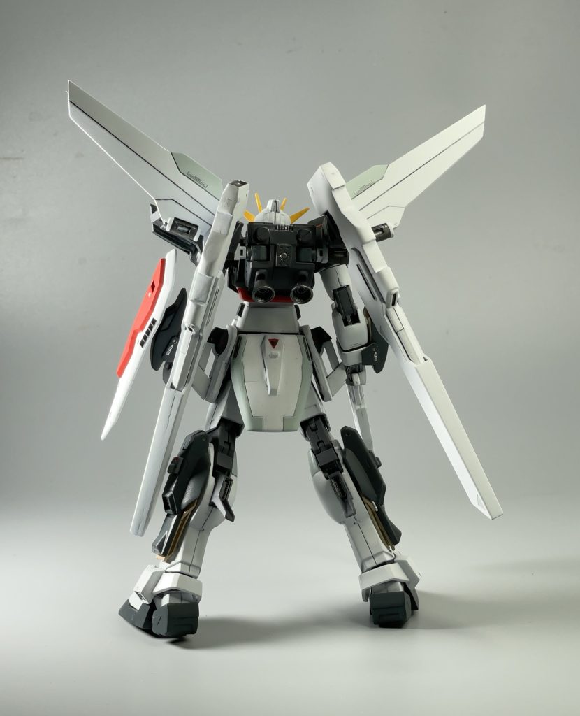 背面です。サテライトキャノンはウイングにくっつけました。ランドセルの位置もう少し下げても良かったかも…結構悩んだんですがなかなか上手くいかないものです