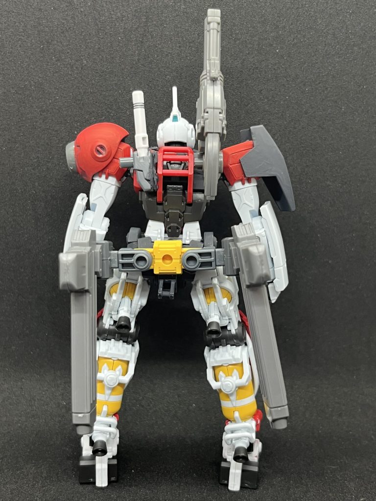 背面はこんな感じサーベルラックの横、処理忘れてた...