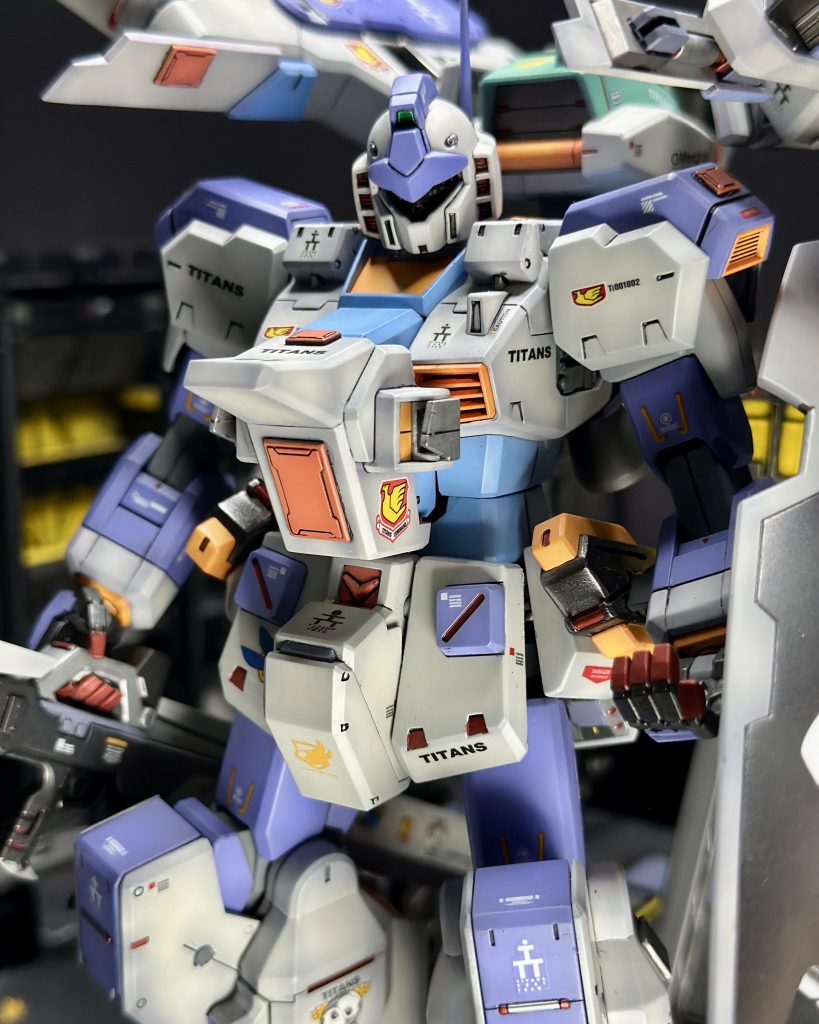 All primary colors on the mobile suit (except for the white and metallic) were custom mixed using Gaianotes CMYK Primary Color paints. The white color is AOK White #05. The metallic color is Gaianotes Star Bright Iron.