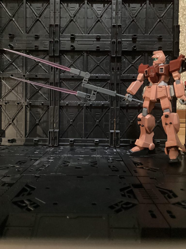 彼女の機体の特徴と言えばこの、ツインビームスピアですがこの武器が手に入れるのが大変で自作している方もいらっしゃいますが、コレも一苦労なのでオプションパーツなどを使用してそれっぽく。