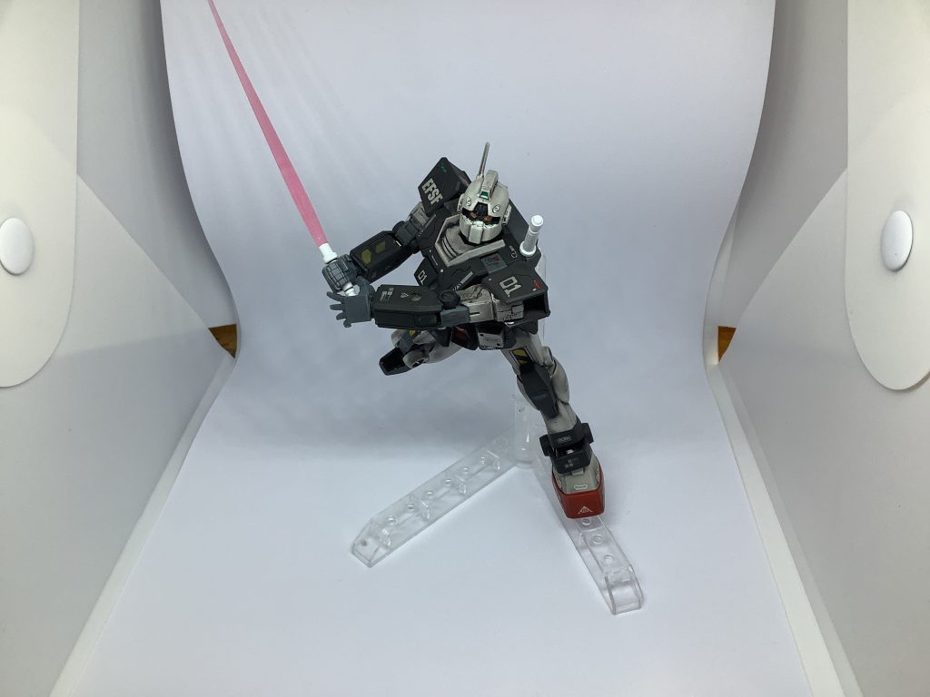 バイザーoff4つ目にする方法が全く思いつかなかった為2つ目で妥協。HGと比べるとEGってポージングの幅が狭いことに今更気づいたアホは自分だ。