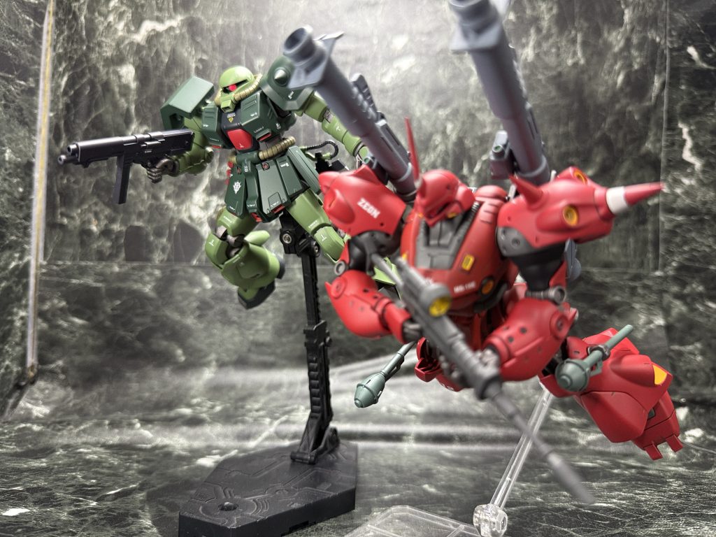 作戦行動中的なカットで。