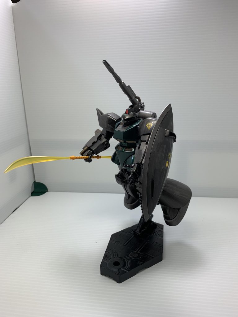 ナギナタを持たせました。