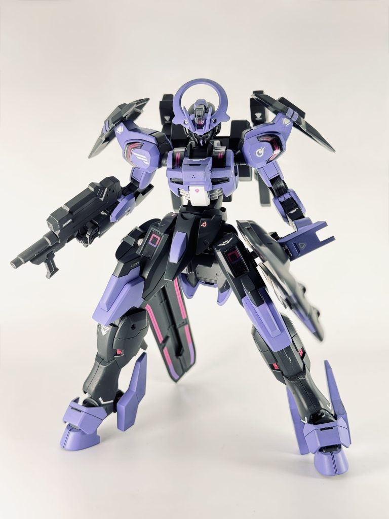 組んでる時に合わせ目消しした左膝が若干割れたけど綺麗に治せる気がしなかったのでそのままです肩関節を胴から2mm程外に延長、胴の延長、前腕、二の腕を延長しています