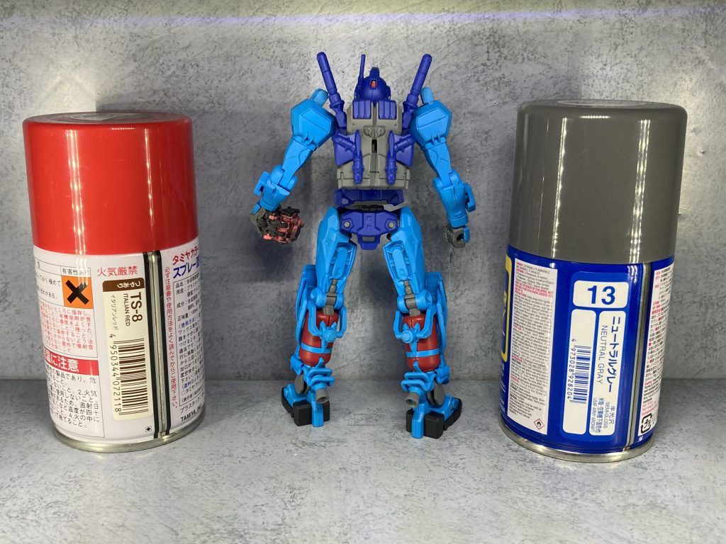BD1号機カラーは缶スプレーで再現！｡赤色は余ってたタミヤのイタリアンレッド｡関節等はニュートラルグレー。足の黒も余ってた黒サフ使いました。