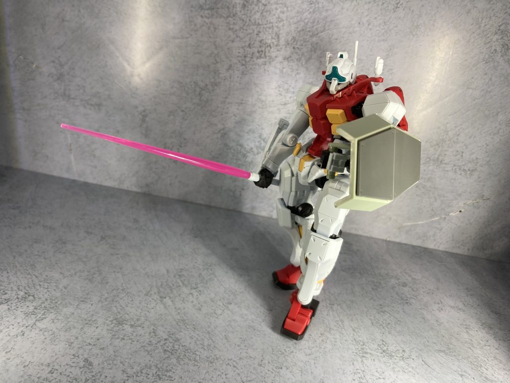 ボツネタ案その1 武器当初はあらゆるポージングさせるために武器を考えていました…が、1番やりたかった赤いガンダム頭を手に持たせるのをやる為に武器はサーベル含めてボツに。