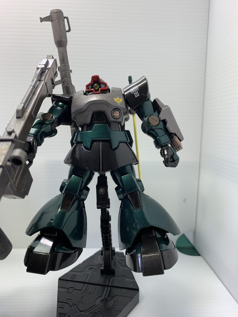 ３号機はリックドム。ビームバズカーで長距離射撃も実施。