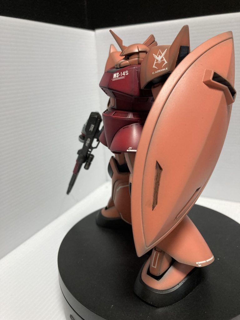 シールドは逆シャアの回想シーンからw全ピンク・・あれは手抜きだったのか？笑