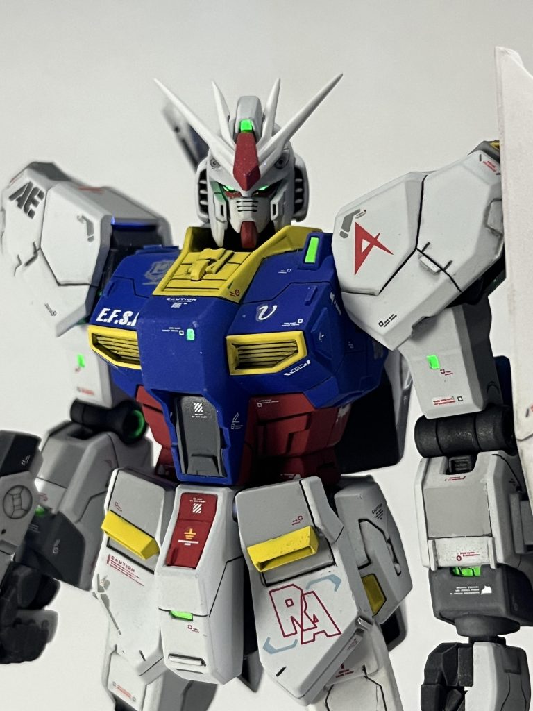 サイコフレームを意識して蛍光グリーンで光るように。