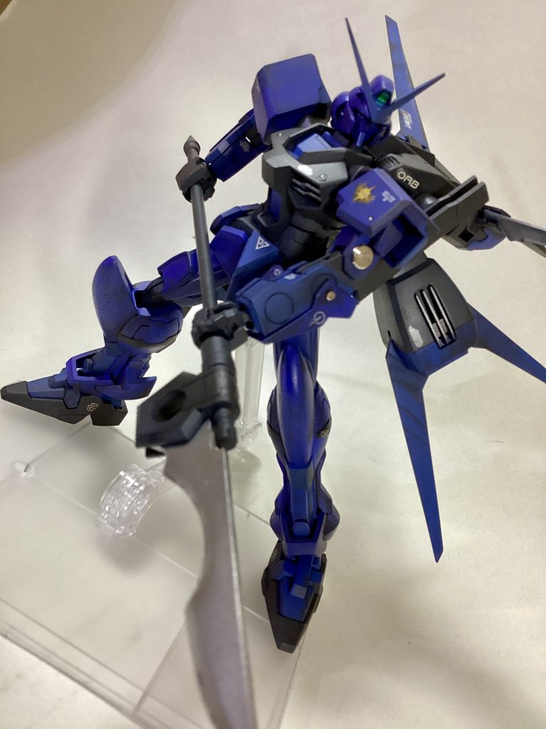 槍構え。ここから大型バックパックをふかして急接近したりするのが好きです！