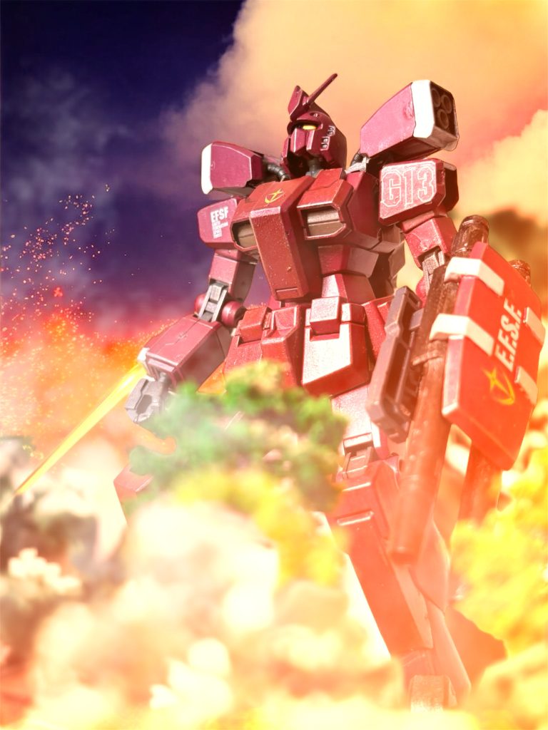 　森が、燃えている。　辺りには、敵機の残骸が転がっている。　レーダー類は、とうに沈黙している。　ジンが降りた付近の敵機は壊滅していた。