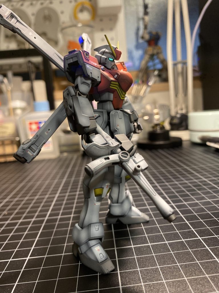 武器がスケールの合うものが手持ちになく、変な持ち方+クロスボーン感多めなのもあって失敗かなぁと🐤💦