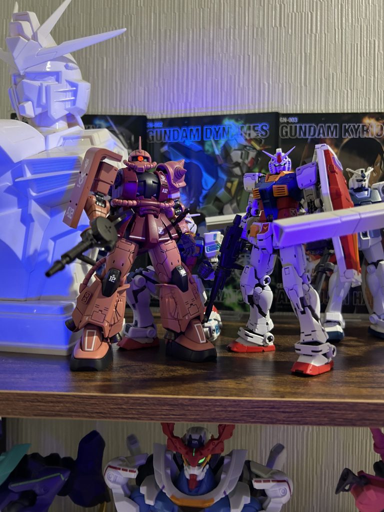 RGガンダムver2.0 HG シャア専用ザクII高機動型