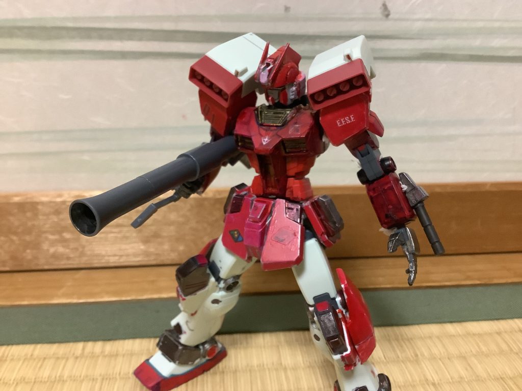 UC 0097____ジオン残党軍が連邦の基地を突如として襲撃した。これによりジン大尉の陸戦型ガンダムが大破し、使い物にならなくなった。ジン大尉「骨董品の陸戦型ガンダムが大破か…」整備員「ジムIIIとジャンクで修理しました。」