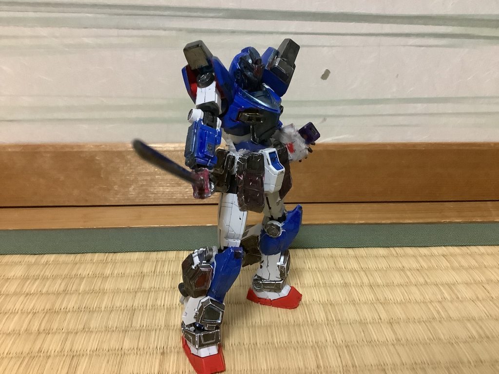 武装　斬刀新月　バルカン斬刀新月　真田刀のカラーリングを少し変えたため名前を変えた。切れ味は、MSを一刀両断できるほど。バルカン　本機の遠距離武装。威力が跳ね上がっており、シールドを普通に破壊できる。 