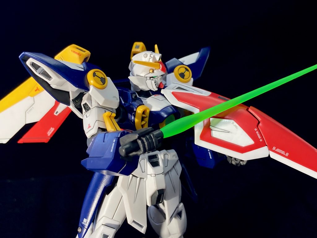 これはビームサーベルのポージング中になんとなくやってみた葉加瀬太郎の型。