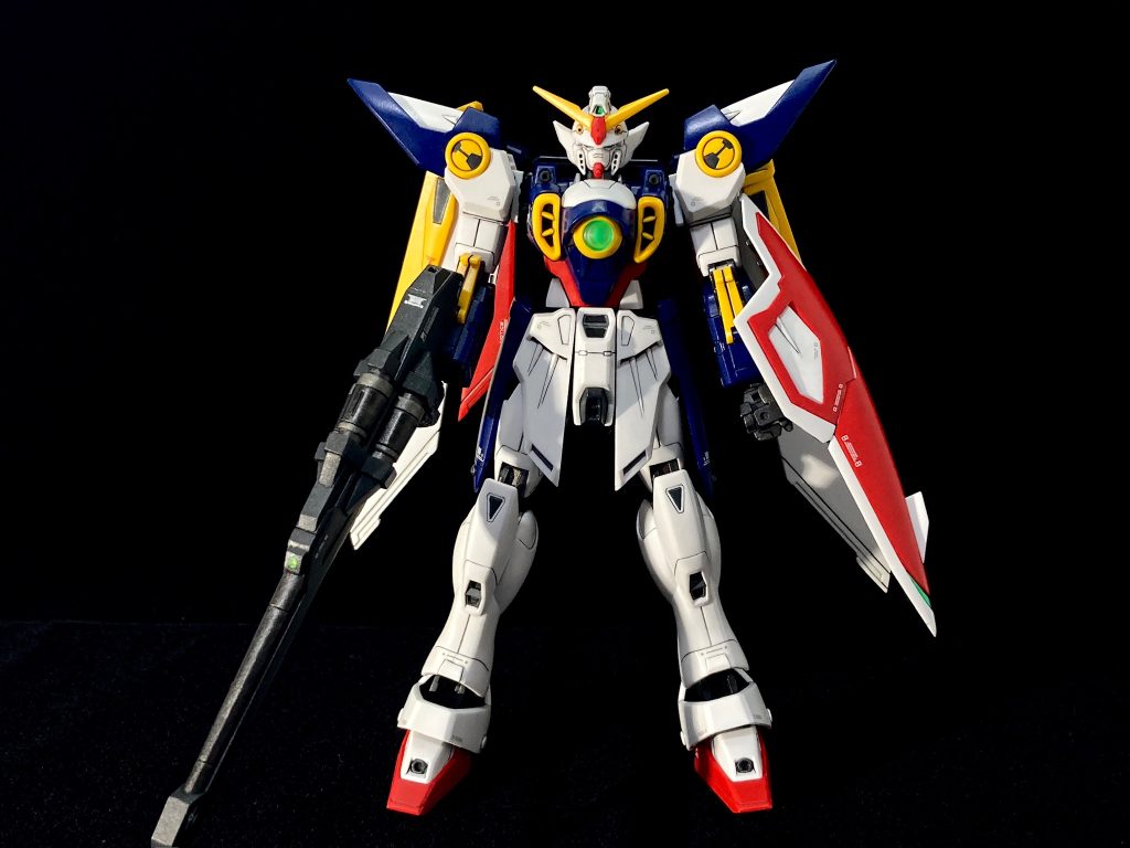 まずはスパロボ思い出話。僕のスパロボ初体験は高校時代のスパロボFなんですが、こっちがガンダムやアレックス、良いとこでMKⅡって地味に戦っているところに颯爽と現れ化け物みたいな威力のバスターライフルぶっ放すヤバイ奴…そんな印象でした。言うてもガンダムやし、後で仲間になるんでしょう?と思ってたらF完結編でようやく自軍入り。でもその頃にはすっかり戦力外というオチ笑