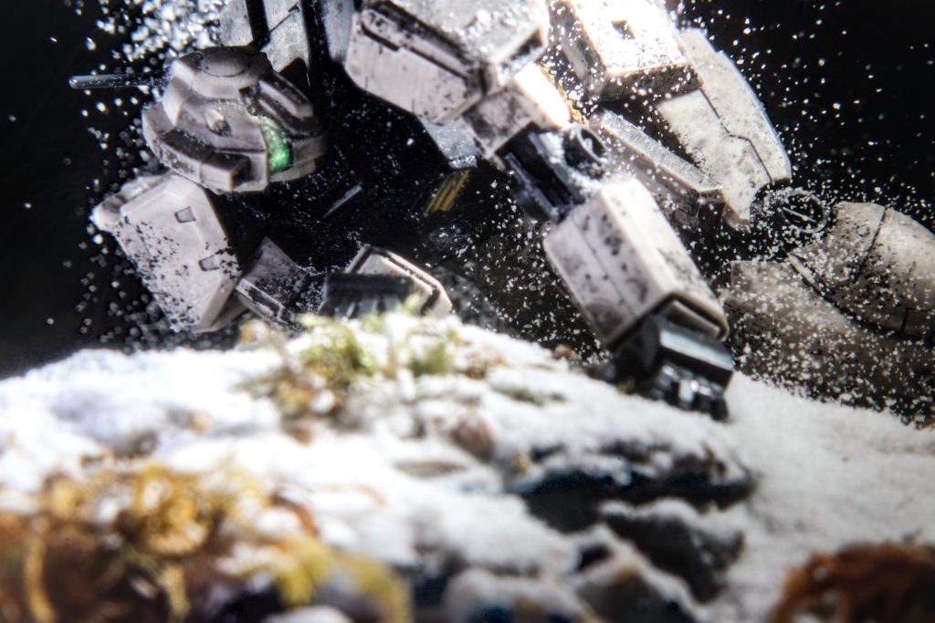 今回のジム改は撃墜されたのではなく、単機特攻して部隊と逸れて補給を受けられずに動けなくなってしまったイメージで製作してみました。