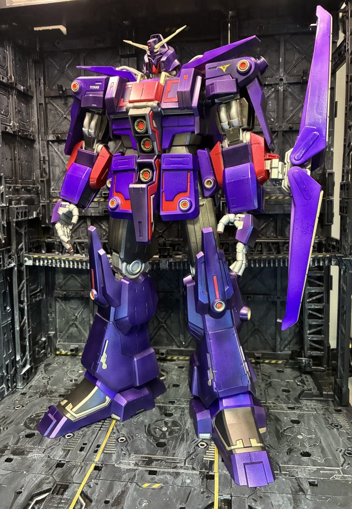 黄色いパーツはシャンパンゴールドで、抑えめカラーにしました。