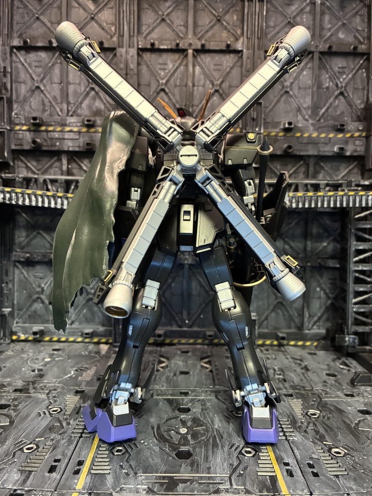 フレームは、シルバーに塗装して、ブラックとの対比になる様に！ 