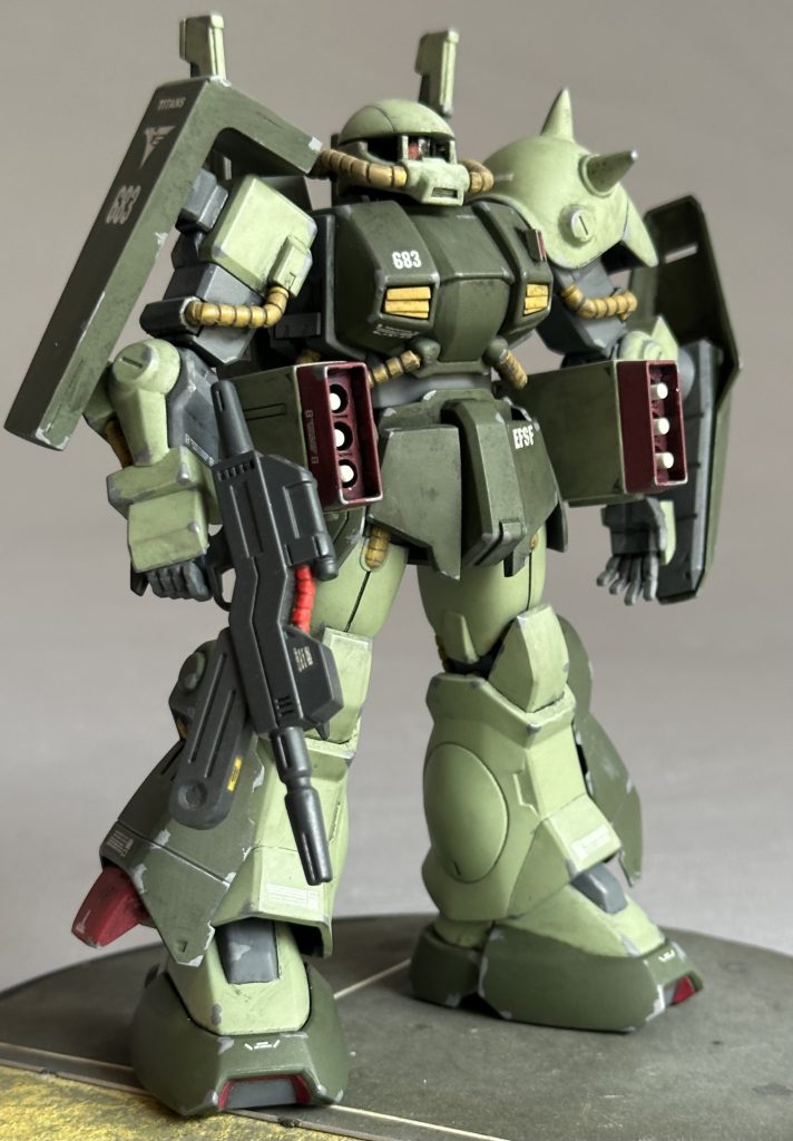 もう一個おまけにZ武器セットよりミサイルポッドです。ミサイルポッドを装備するとマシンガンが構えられなくなるのでマラサイライフルにチェンジです。