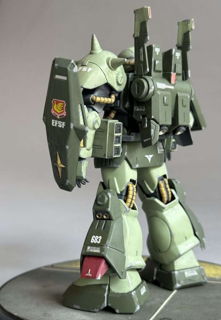 ミサイルポッド後部の排気口？も市販パーツでドレスアップ。Z武器セットって事実上「ハイザック武器セット」ですよね？