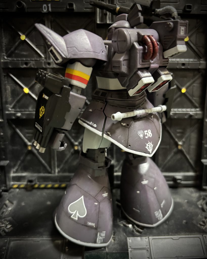 微妙な差の調色を3種類作って塗り重ねました