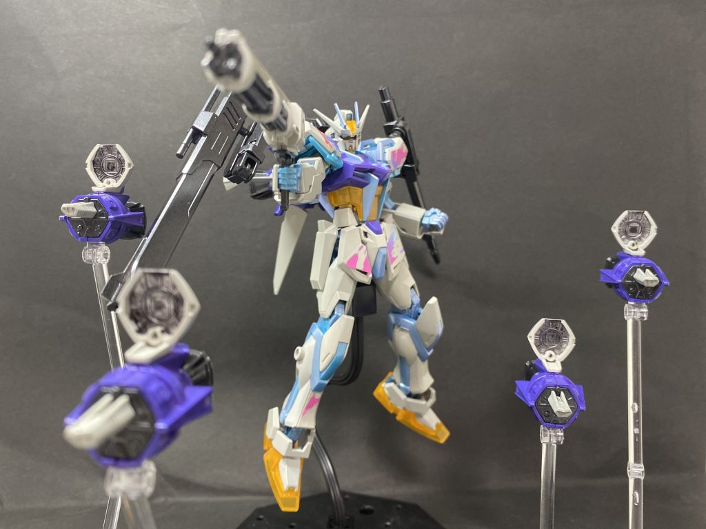 クリアパーツが所々にあって、ゲームっぽいカラーリングで気に入ってます