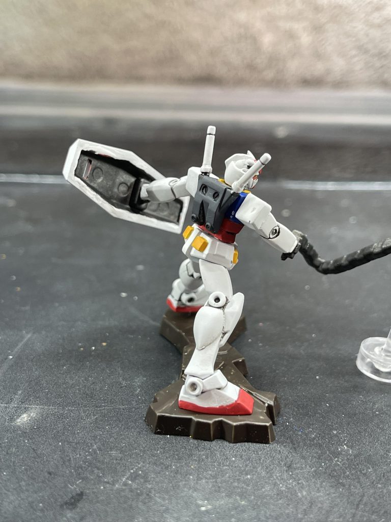 顔は適当に塗ってごまかしてます。どうせめちゃくちゃ寄らないと見えないし…何となくそれっぽく見えればそれでよし！