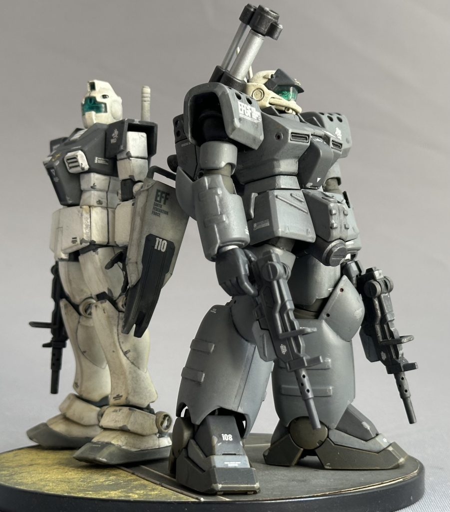 ディンゴ仕様ジムと。背中は任せたぞ！