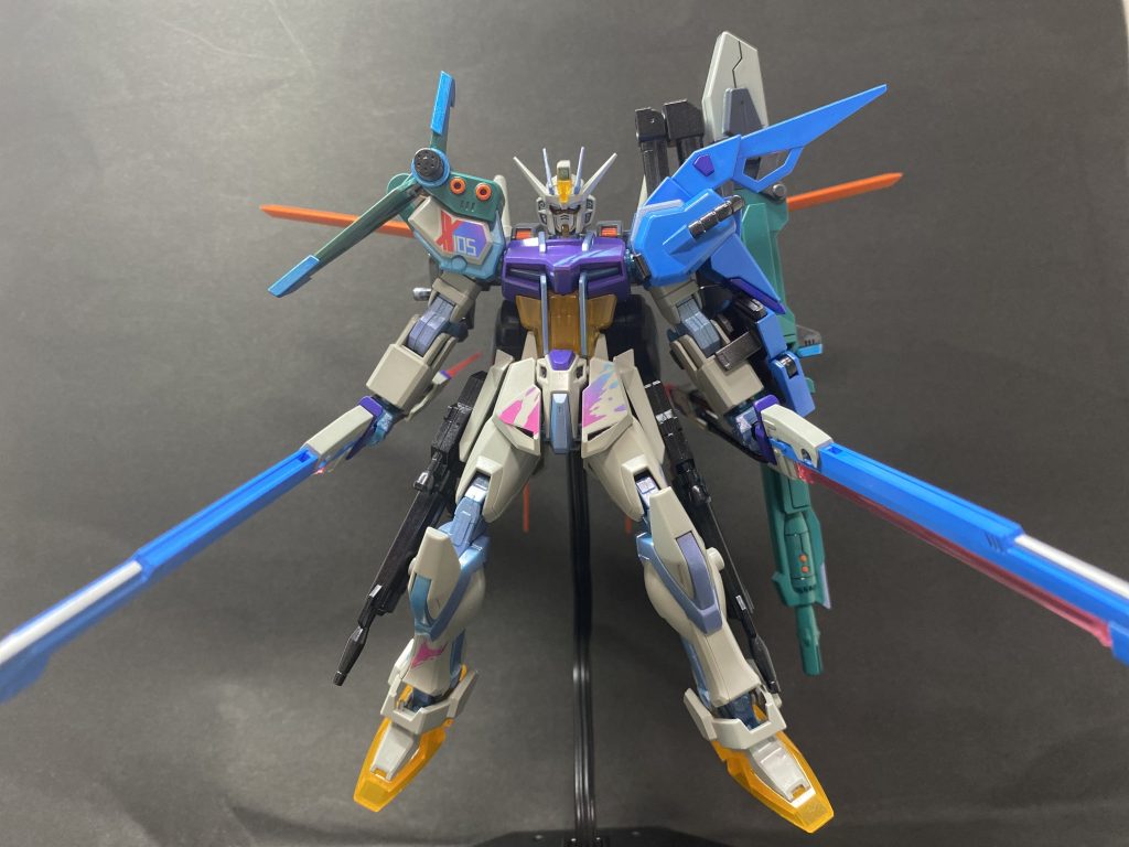 こんなに装備してたらバッテリー持たなそうだし、重くて動かなそうだけど、不可能を可能にする男なら乗りこなしてくれるでしょう!!