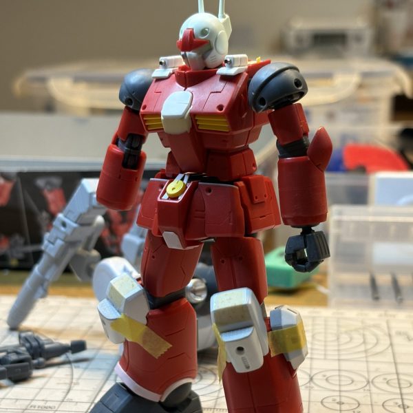 ガンキャノンrevive版を使用してThunderbolt版のガンキャノンを作っています。市販パーツやジャンク品を使って若干オリジナル要素を入れつつThunderbolt版のガンキャノンに見えるように頑張ってます。改造作業を終えましたので次から塗装に入りますが、仕事が忙しくなるタイミングなので時間が取れるかどうか。。。（1枚目）
