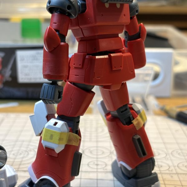 ガンキャノンrevive版を使用してThunderbolt版のガンキャノンを作っています。市販パーツやジャンク品を使って若干オリジナル要素を入れつつThunderbolt版のガンキャノンに見えるように頑張ってます。改造作業を終えましたので次から塗装に入りますが、仕事が忙しくなるタイミングなので時間が取れるかどうか。。。（4枚目）