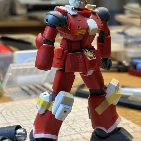 ガンキャノンrevive版を使用してThunderbolt版のガンキャノンを作っています。市販パーツやジャンク品を使って若干オリジナル要素を入れつつThunderbolt版のガンキャノンに見えるように頑張ってます。改造作業を終えましたので次から塗装に入りますが、仕事が忙しくなるタイミングなので時間が取れるかどうか。。。（3枚目）