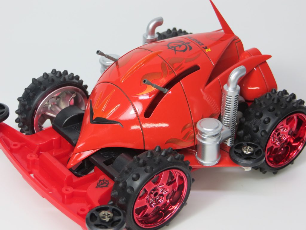 前回と比較して今回は、スリム&コンパクトを目指しました。本来のエルメスの形状に近づいていると思います。後述しますが、ファイヤーパターンのブルヘッドを制作しまして、その色パターンをいたく気に入りました。どうしてもエルメスで試してみたくなり制作した次第です。