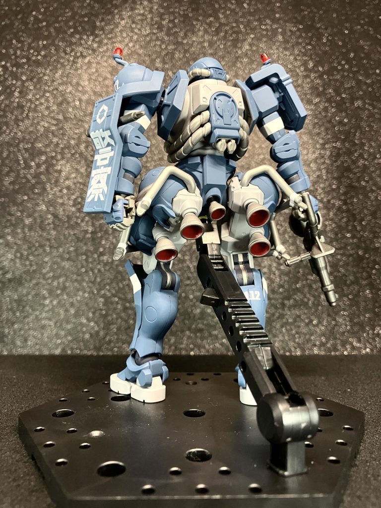 スラスターの塗り分けは難しいですね。