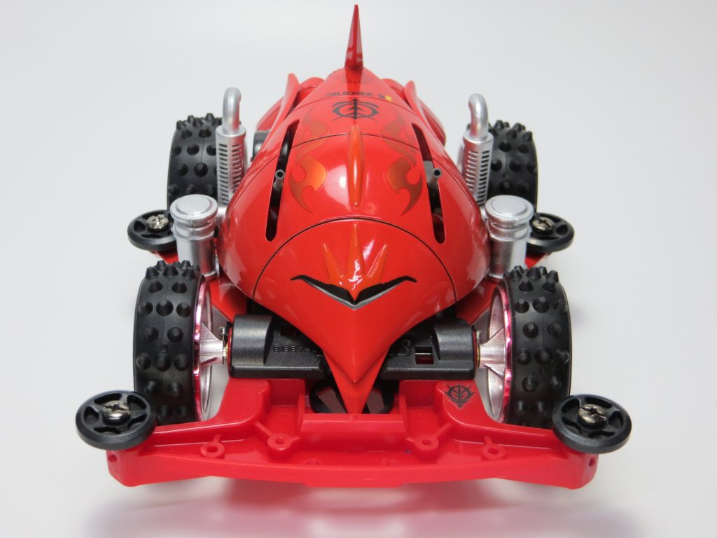 正面の王冠状の部分はオレンジで塗ったのですが、濃いめの赤で目立たせるのが良かったかなあと後で少し後悔。ただ塗り直しは地獄を見そうなので妥協ですw→結局部分的に塗りなおしました。