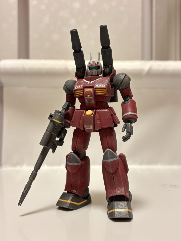 ヨッチャKIDさんとのコラボ企画で復活したミヤギ少尉のガンキャノンは、以前手に入ったリアルカラー版を、素組みにウェザリングマスターをまぶしただけの仕上げです。実は、当初は