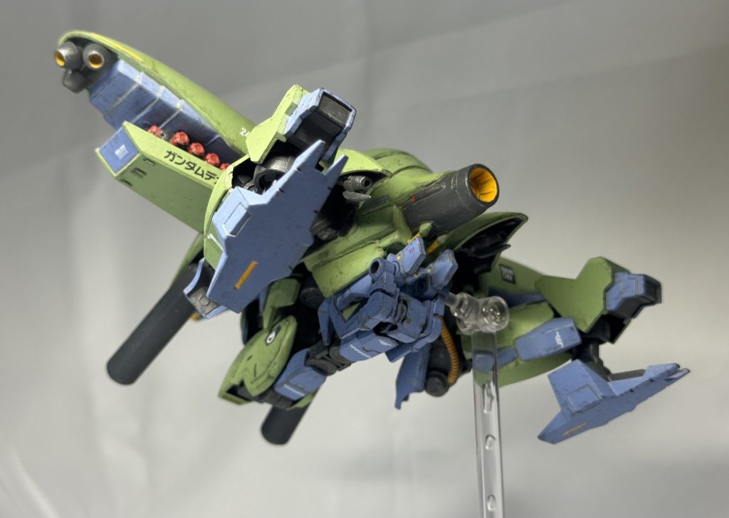 もう見られても平気なんじゃないかと思う機体下面。